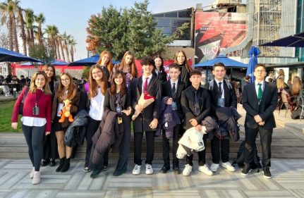 3 MARTLI ÖĞRENCİLER BAU MUN'A KATILDI