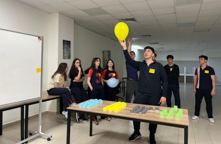 12. SINIF ÖĞRENCİLERİ MİNDFULNESS ATÖLYESİNDE S...