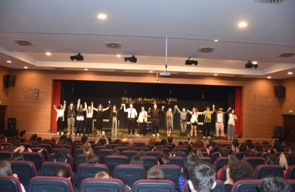 TİYATRO KULÜBÜ'NDEN GENÇLİK HAFTASI GÖSTERİSİ